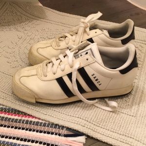 Women’s Adidas somoa